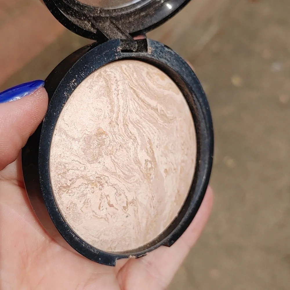 Laura Geller nib why